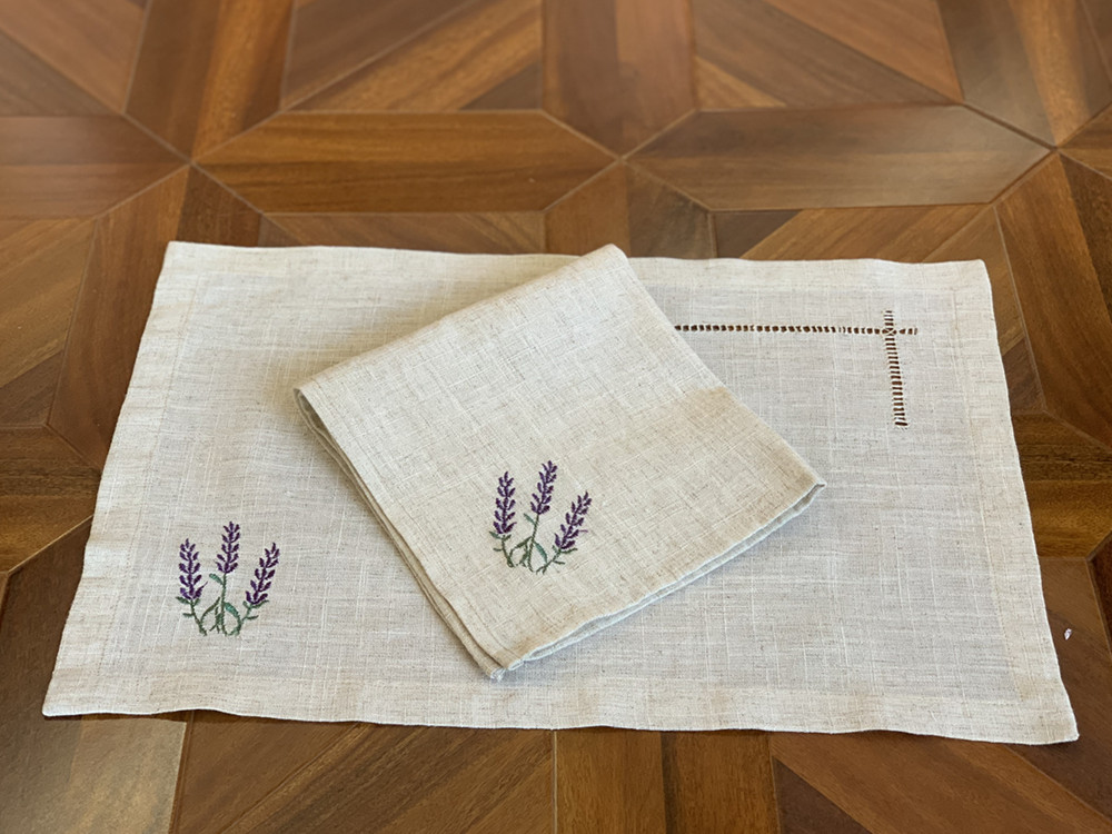 Monogrammed Handkerchief - Serwetka/Podkładka z ażurowym wykończeniem, Prowansja, Francja,