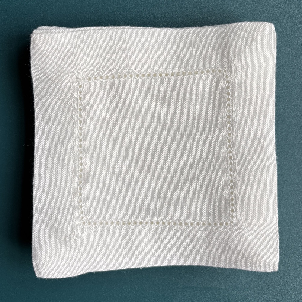6 sztuk serwetek koktajlowych  – Monogrammed Handkerchief recenzja i cena