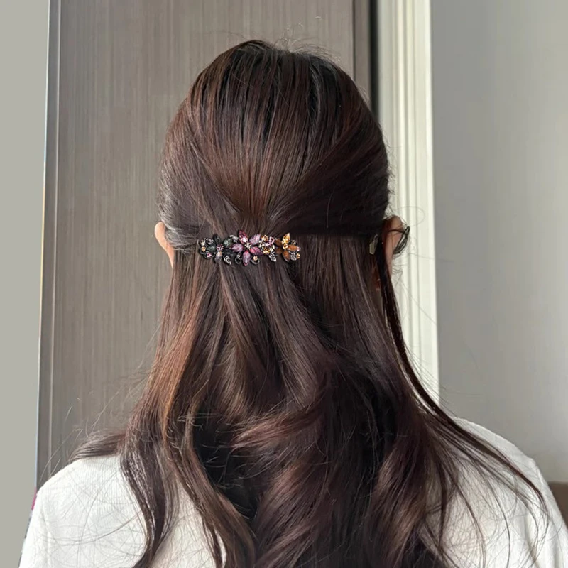 Elegancka spinka do włosów z k – Tie Bar Clip recenzja i cena