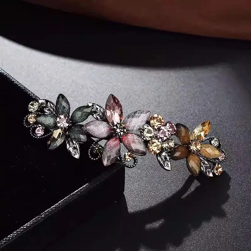 Elegancka spinka do włosów z k – Tie Bar Clip recenzja i cena