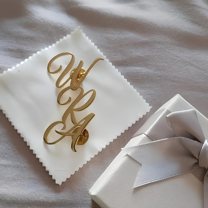 Spersonalizowana broszka ze st – Tuxedo Lapel Pin recenzja i cena
